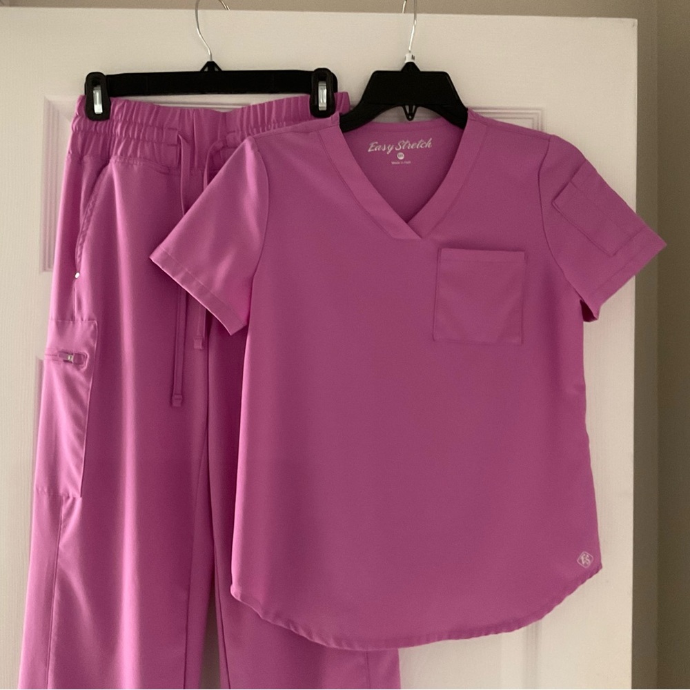 Easy Stretch Scrubs